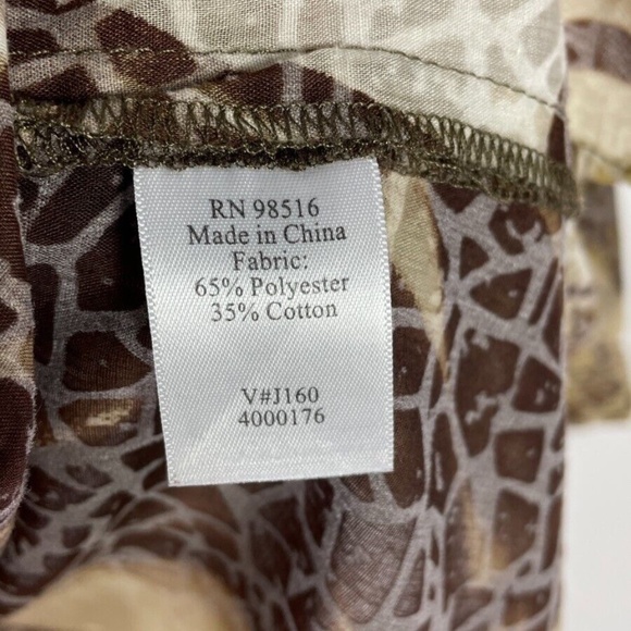 Coldwater Creek Womens Button Up Blouse V Neck Short Sleeve Tribal Print… - Picture 8 of 8